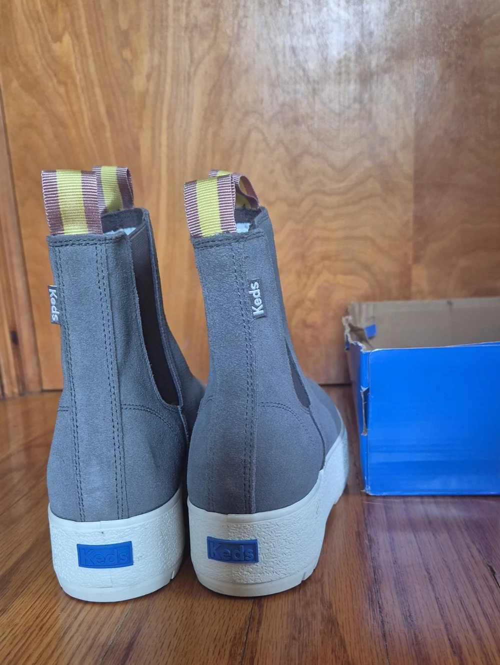Keds Women's Gray Suede The Platform Chelsea Lug Boot, size 7,5